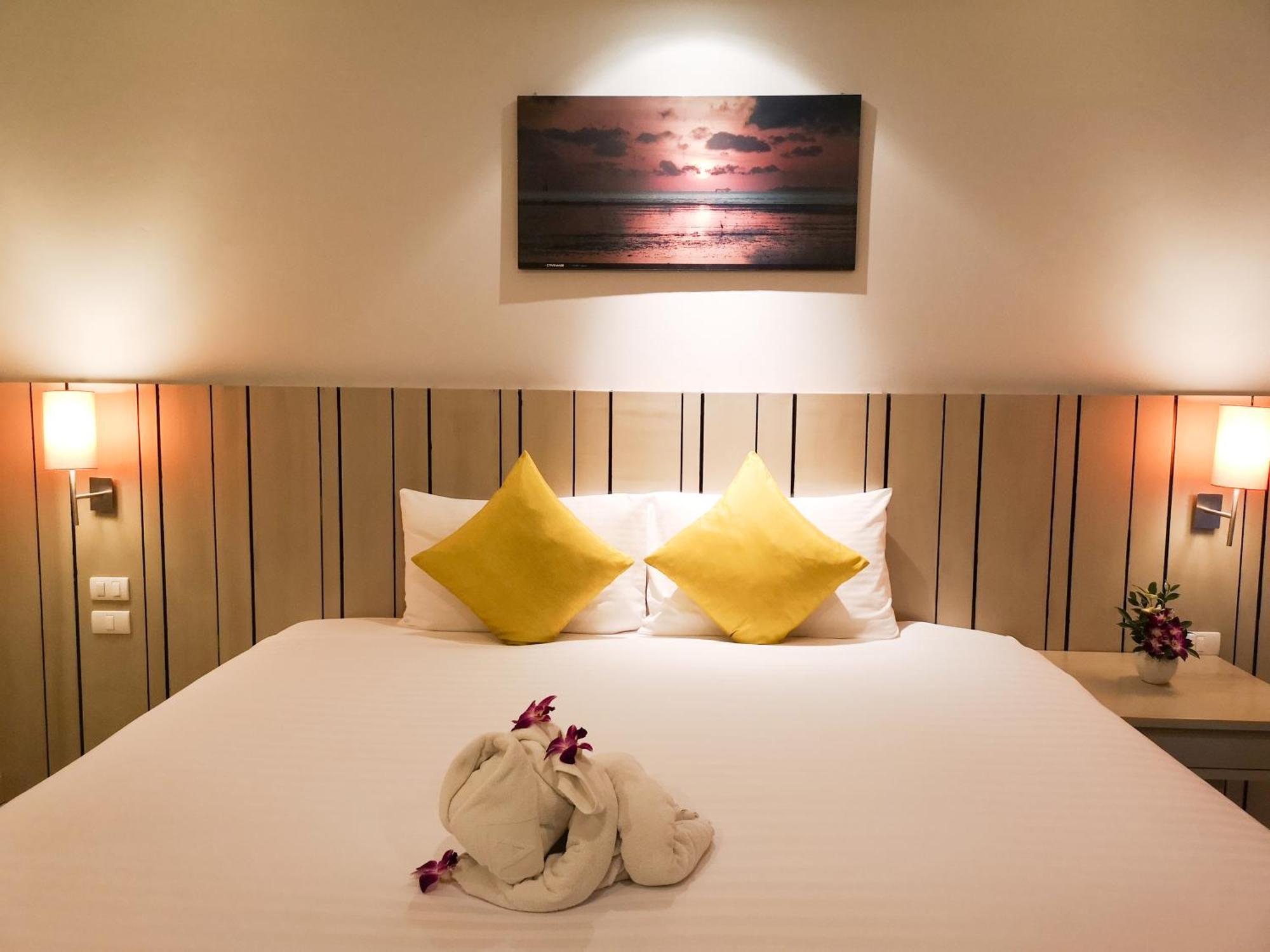 Andakira Hotel - Sha Extra Plus Patong Eksteriør bilde