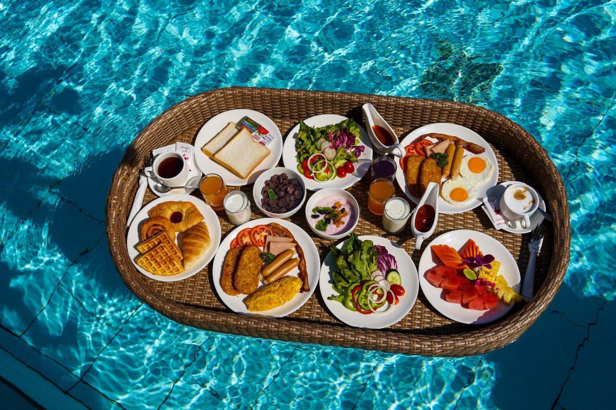 Andakira Hotel - Sha Extra Plus Patong Eksteriør bilde